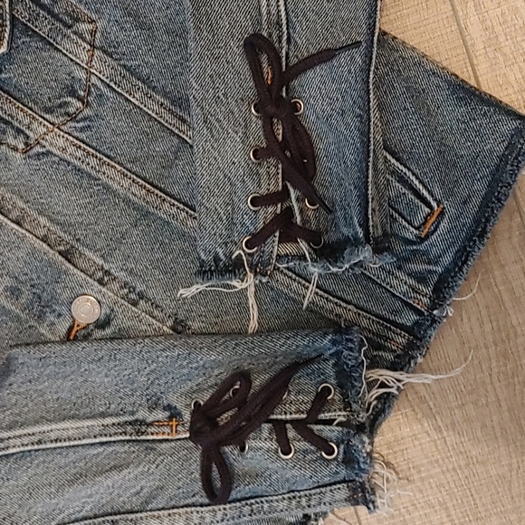 Levi's US S Short Jean Jacket with Arm Lace Up Detail - Picture 6 of 11